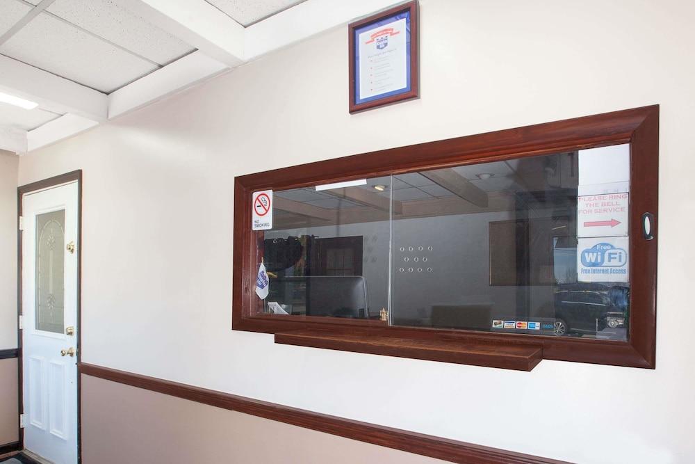 Imperial Inn Grand Blanc Εξωτερικό φωτογραφία