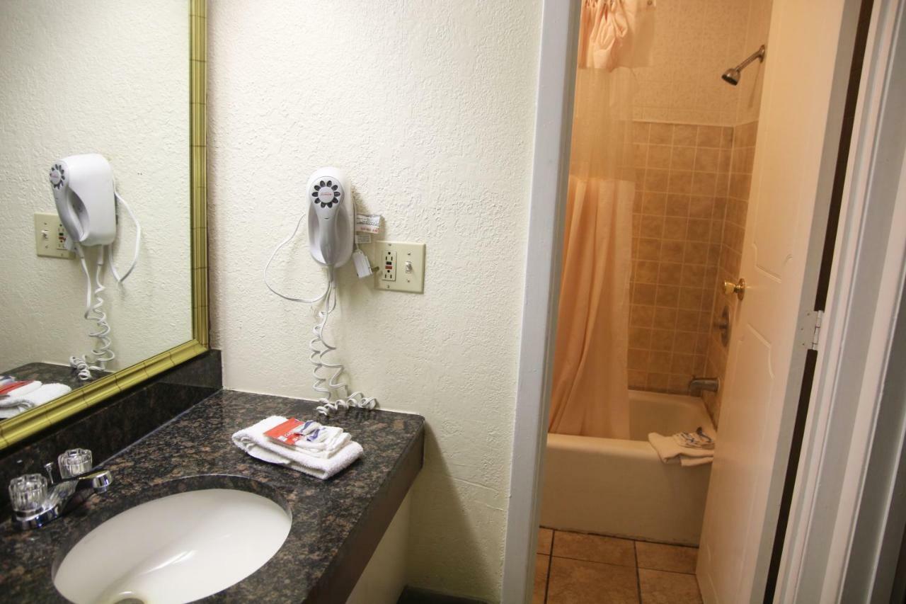 Imperial Inn Grand Blanc Εξωτερικό φωτογραφία